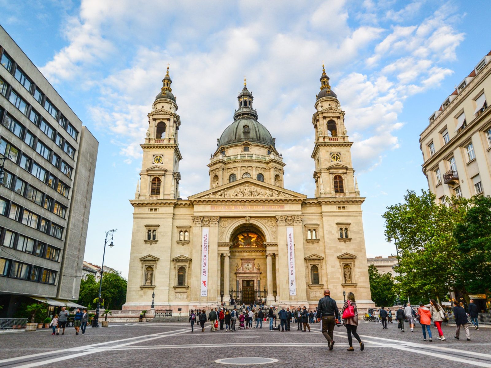 budapest basilica-2800164